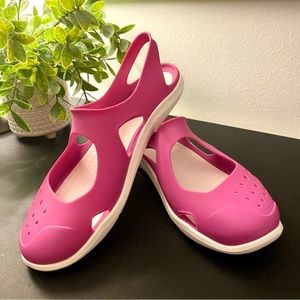 Crocs Swiftwater Wave Sandals Woman's Size 8 W Iconic Crocs Comfort Pink